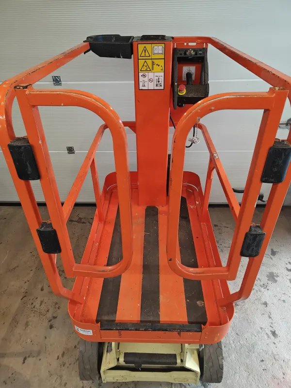 JLG 1230ES
