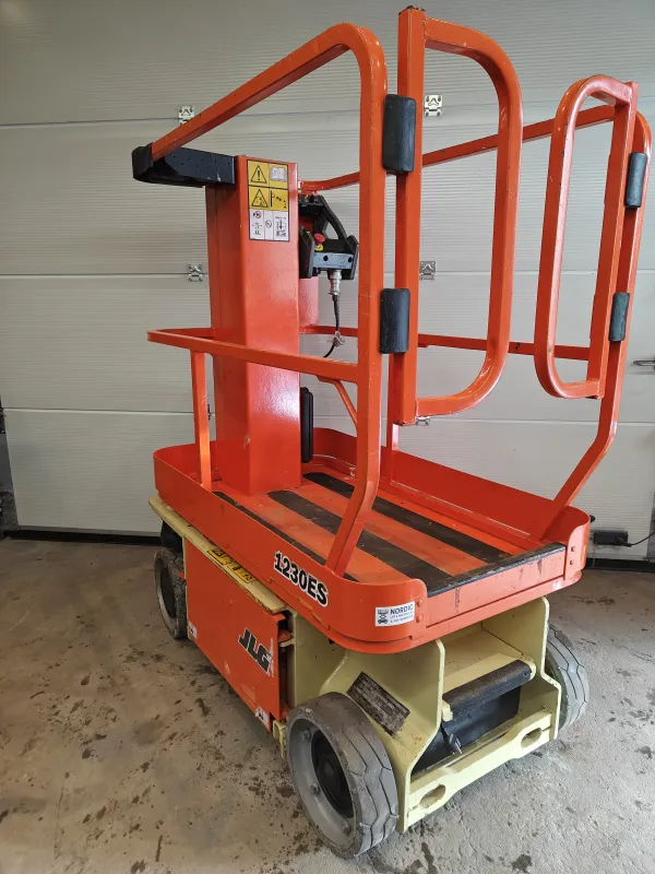 JLG 1230ES