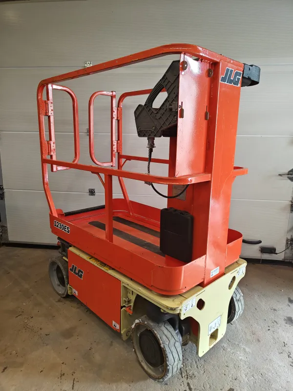 JLG 1230ES
