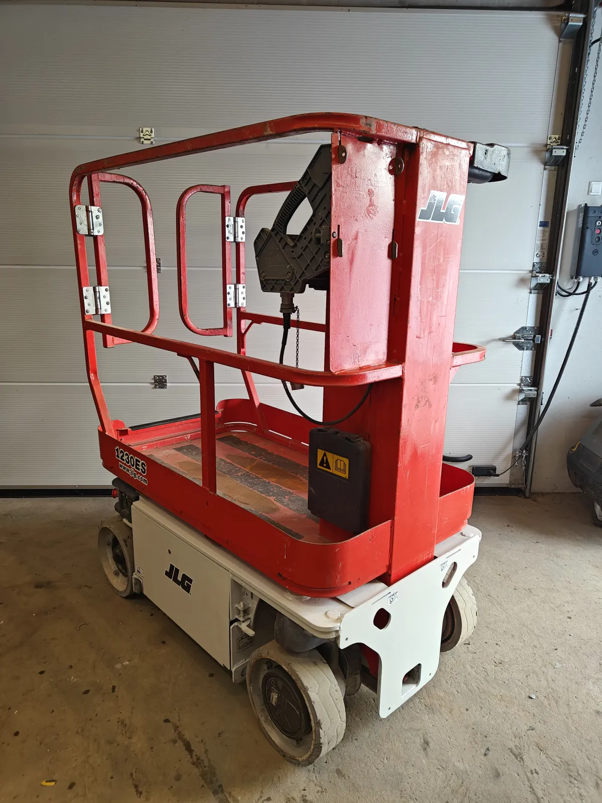 JLG 1230ES Rød/Hvid