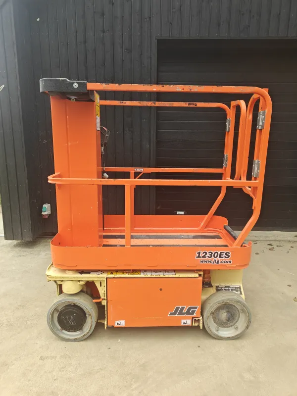 JLG 1230ES