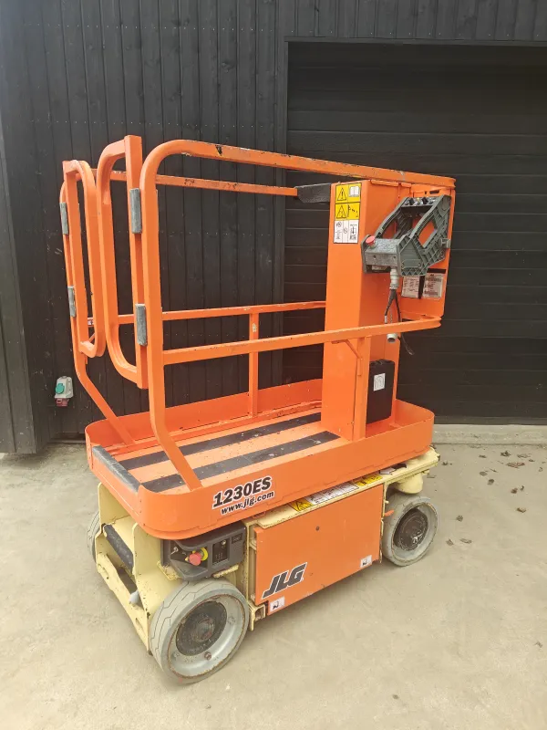 JLG 1230ES